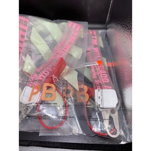 Off White keychain Lot Of 4 New With Bags Pink - Picture 4 of 4
